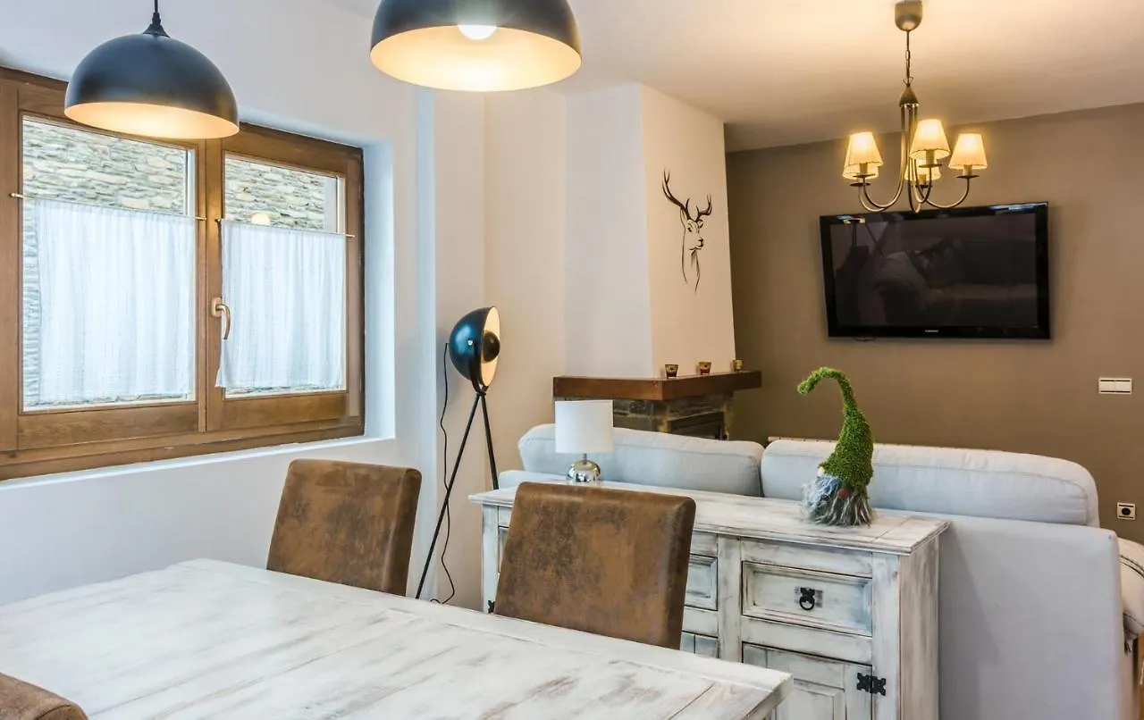 Saplan Real Estate Pomero Les Bordes 0*,